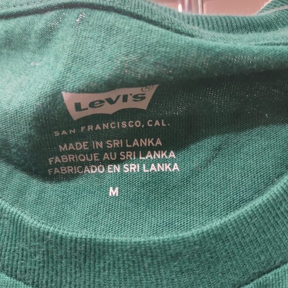 Levi's T-Shirt medium Women's Short Sleeve Perfect Green - Picture 5 of 6